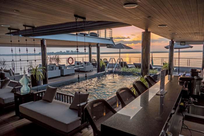 Scenic Cruises Scenic Aura Vitality Pool ©Scenic.jpg